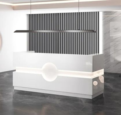 Moderne Luxus-LED-Rezeptionstisch, maßgeschneiderte Bürorezeption Möbel, Mehrfachrezeptionstisch