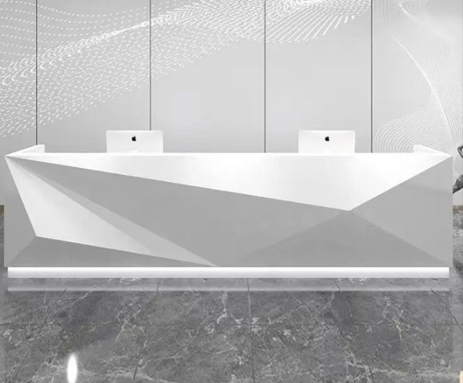 Fancy Led Front Counter Rezeption Schreibtisch Weiß Schön gekrümmt Großes kundenspezifisches Schreibtisch Möbel zeitgenössisches Panel